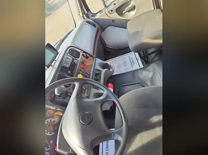 2022 FREIGHTLINER/MERCEDES M2 106