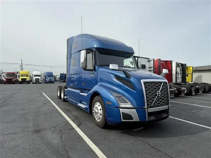 2021 VOLVO VNL760