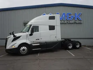 2025 VOLVO VNL64Tv04
