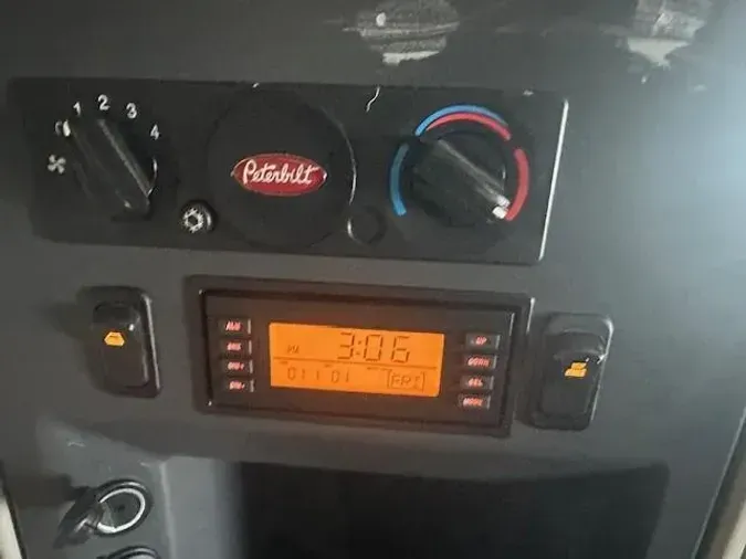 2021 Peterbilt 579