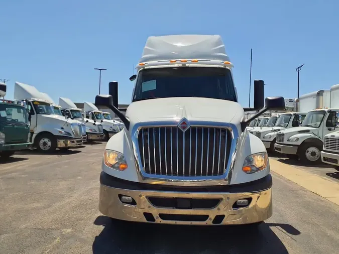 2019 NAVISTAR INTERNATIONAL LT625 SLPR CAB