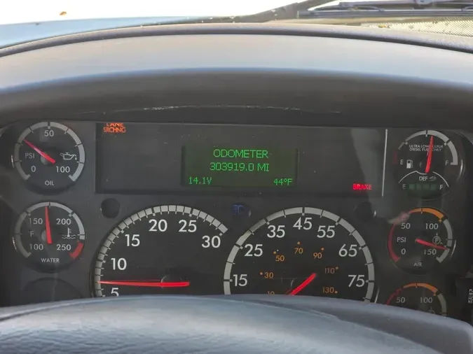2019 FREIGHTLINER/MERCEDES M2 106