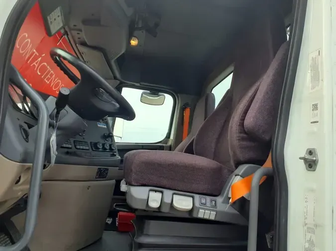 2017 FREIGHTLINER/MERCEDES CASCADIA 113
