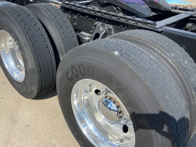2022 Kenworth T680