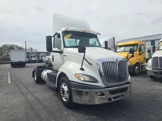 2019 NAVISTAR INTERNATIONAL RH613 DAYCAB S/A