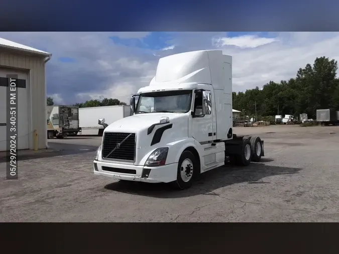 2016 Volvo VNL300