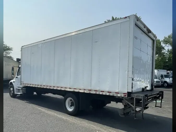 2018 FREIGHTLINER M2 106