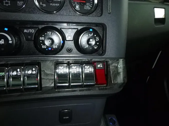 2021 Kenworth W990