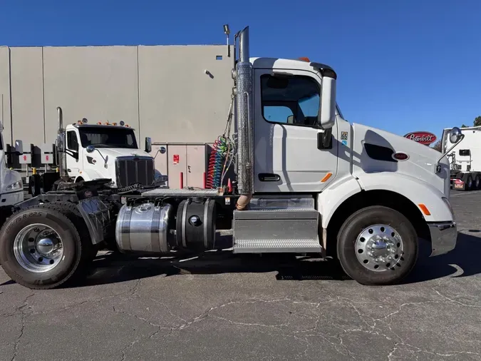 2018 Peterbilt 57973f2b45943770f2e9bbc01216d635c7d
