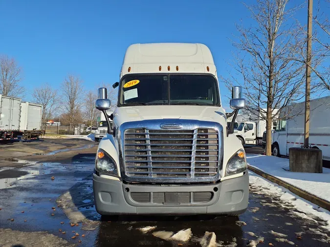 2019 FREIGHTLINER/MERCEDES CASCADIA 125