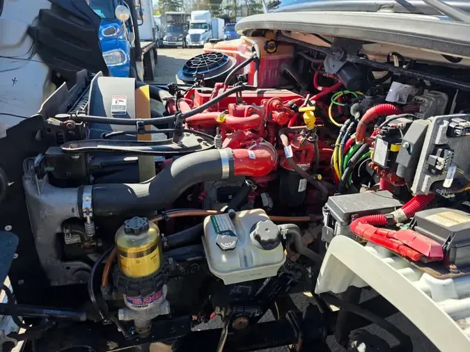 2018 FREIGHTLINER/MERCEDES M2 106