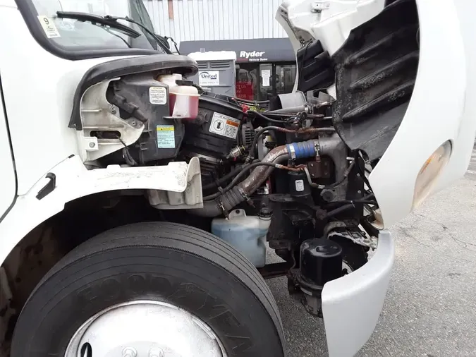 2014 FREIGHTLINER M2 106