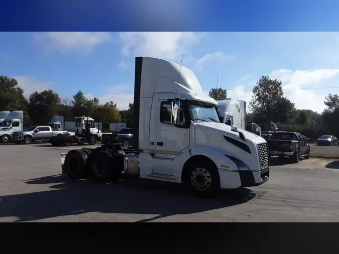 2020 Volvo VNL300