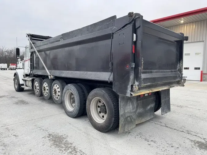 2017 Freightliner 122SD