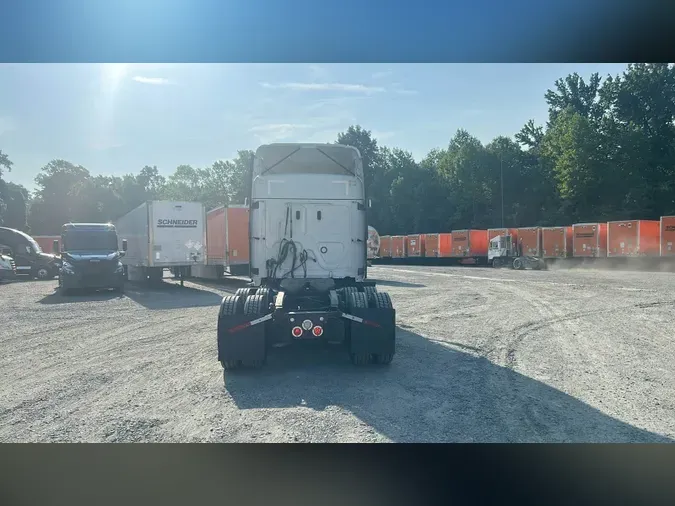 2021 Freightliner Cascadia 126