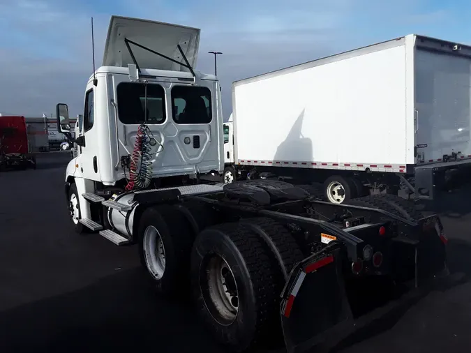 2016 FREIGHTLINER/MERCEDES CASCADIA 125