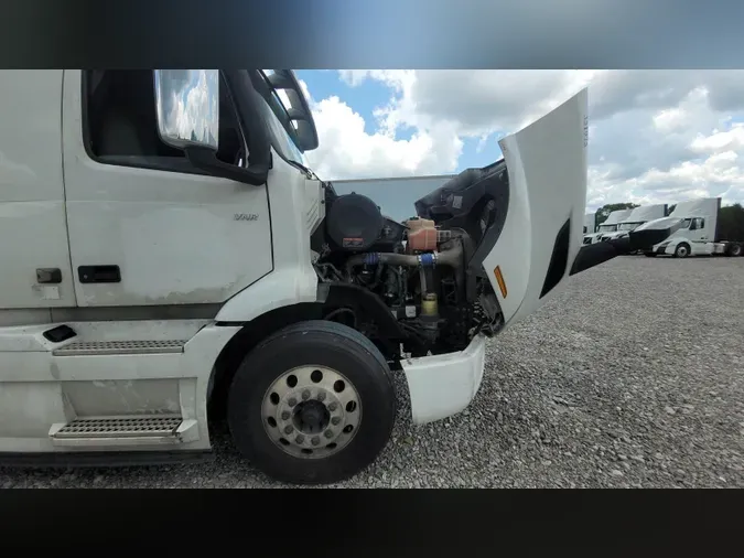 2019 Volvo VNL 740