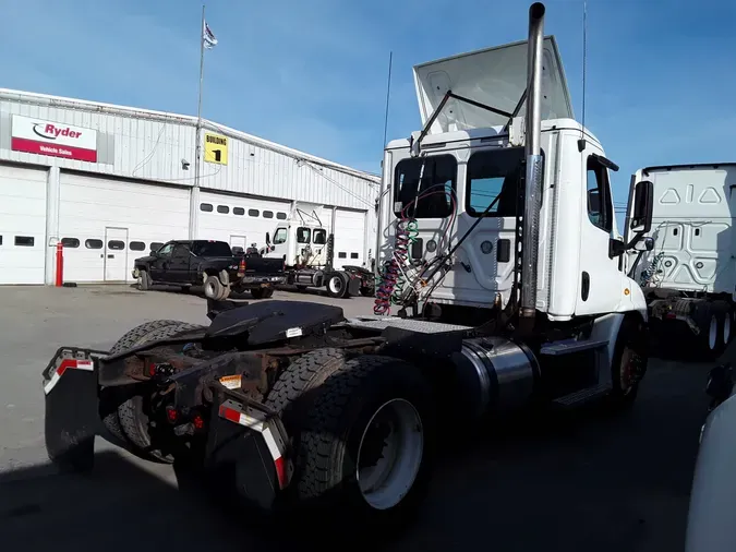 2015 FREIGHTLINER/MERCEDES CASCADIA 113