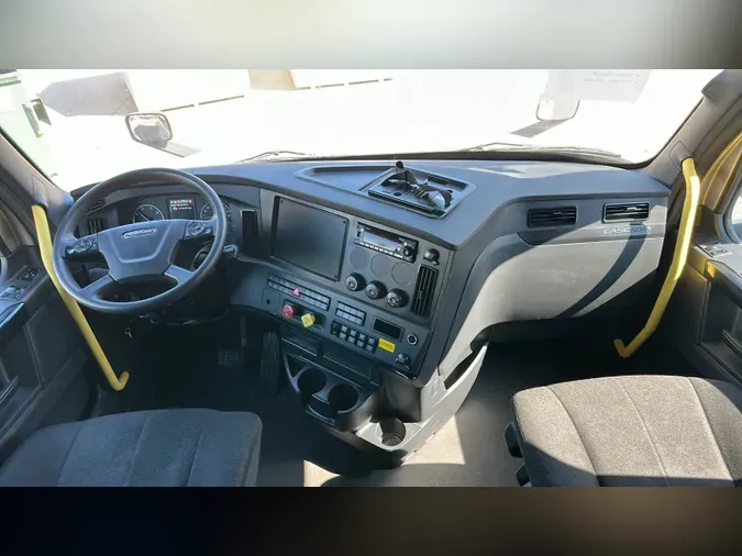 2024 Freightliner Cascadia 12674018b4a1060ee109bd5160663b4296c