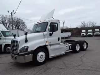 2016 Freightliner CASCADIA 125