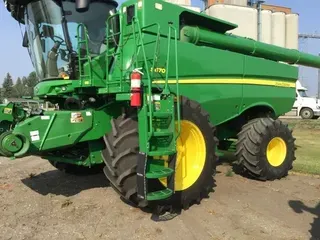 2016 John Deere S670