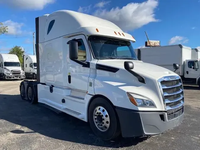 2020 Freightliner Cascadia