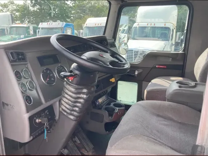 2018 KENWORTH TRUCKS T300