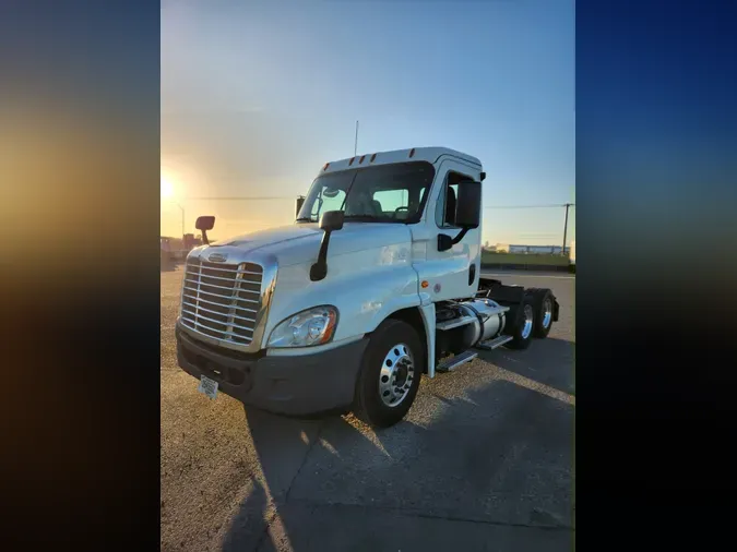 2017 FREIGHTLINER/MERCEDES CASCADIA 125