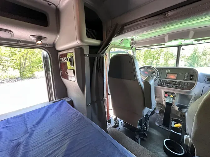 2021 Peterbilt 389