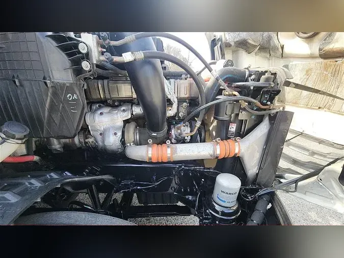 2019 FREIGHTLINER CA126