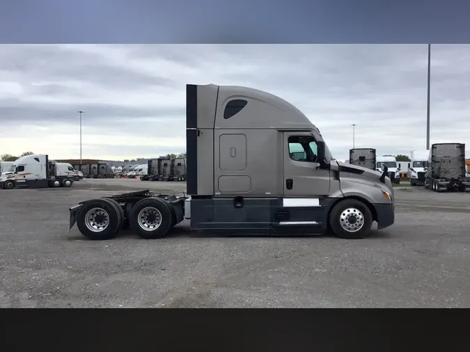 2022 Freightliner Cascadia 126