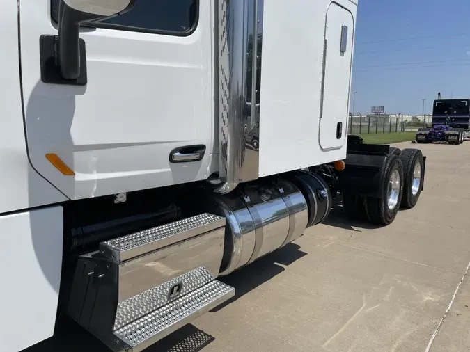 2020 Peterbilt 567