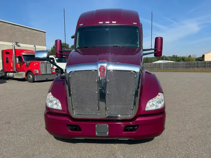 2022 Kenworth T680