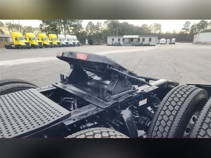 2020 FREIGHTLINER CA126