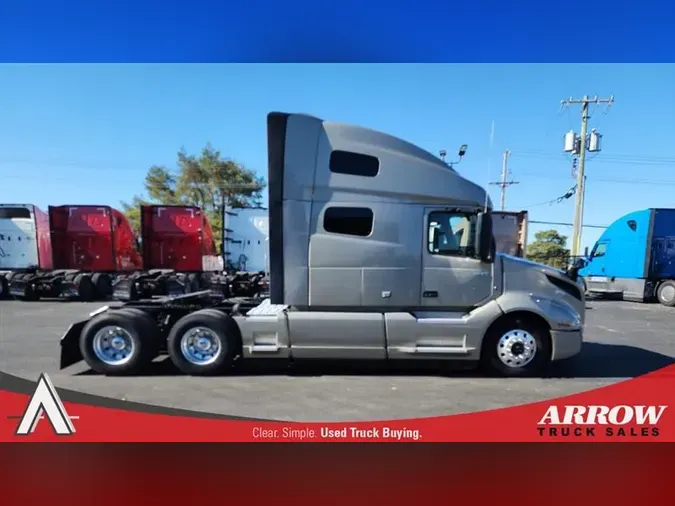 2022 VOLVO VNL760