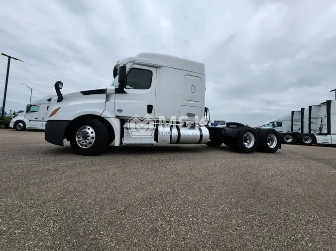 2022 FREIGHTLINER Cascadia 126