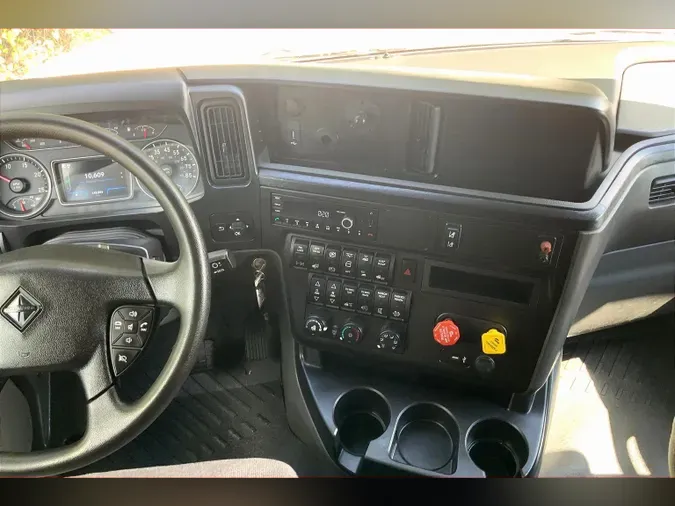 2022 INT LT625 6x4