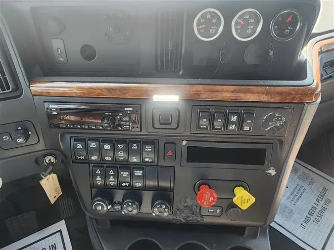 2021 INTERNATIONAL LT625