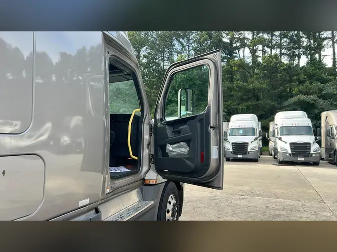 2024 Freightliner Cascadia