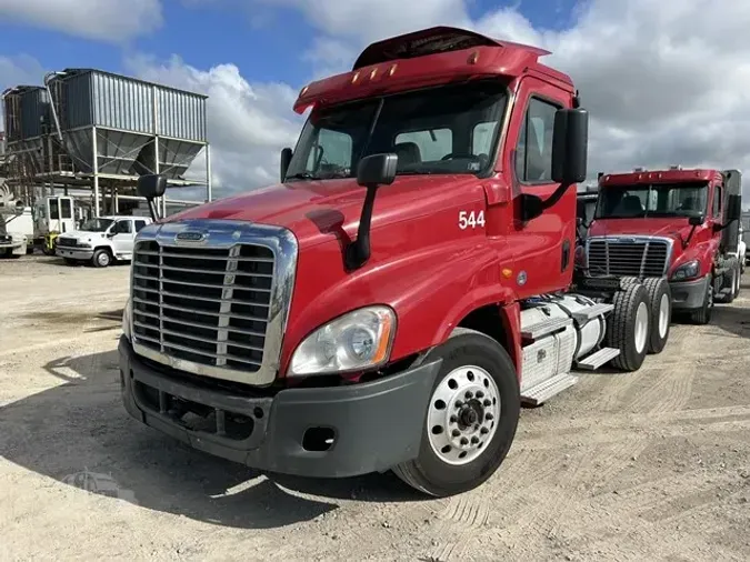 2017 FREIGHTLINER CASCADIA 12574225b0120b1dc84c1e45f43c5561a45