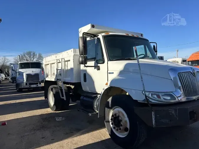 2009 INTERNATIONAL DURASTAR 4300