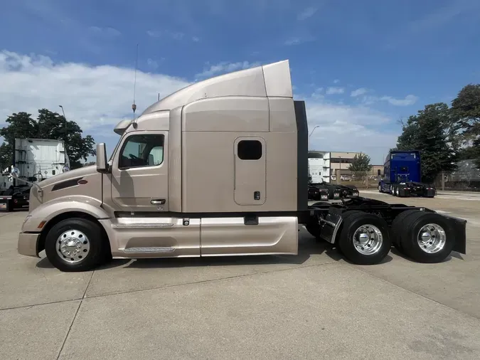 2023 Peterbilt 579