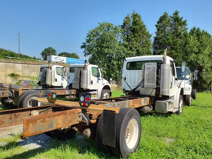 2015 FREIGHTLINER/MERCEDES M2 106