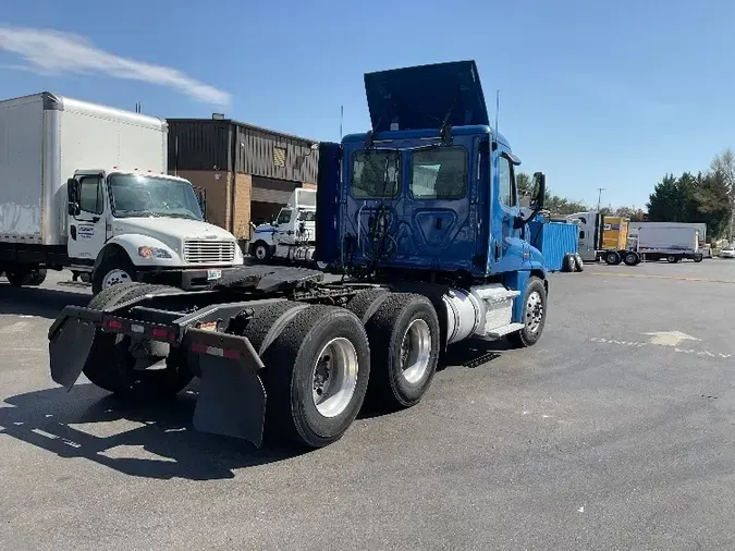 2018 Freightliner X12564ST