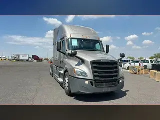 2021 Freightliner Cascadia 126