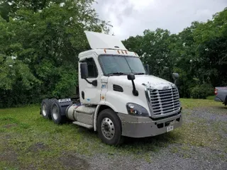 2016 FREIGHTLINER X11364ST