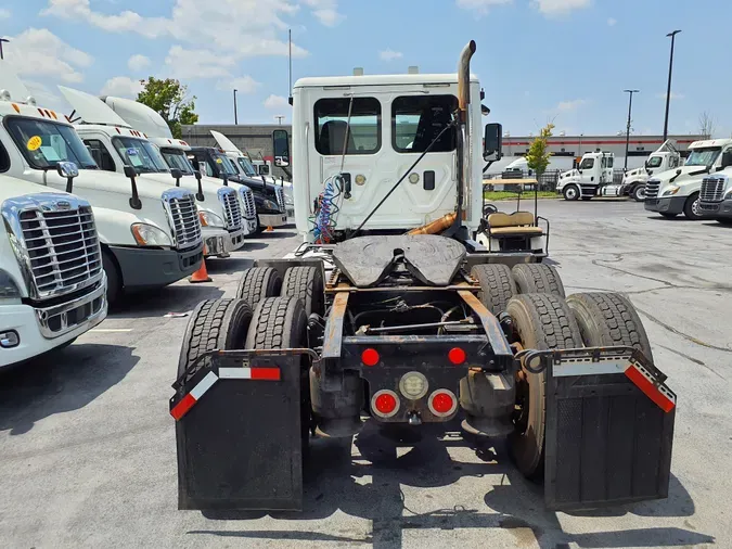 2017 FREIGHTLINER/MERCEDES CASCADIA 125