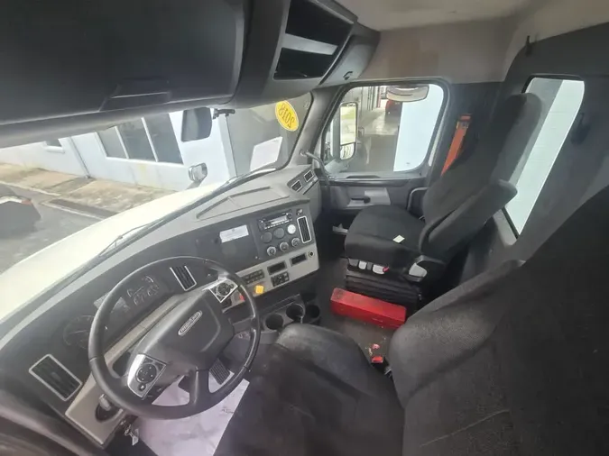 2018 FREIGHTLINER NEW CASCADIA PX12664