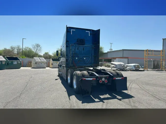 2022 Freightliner Cascadia