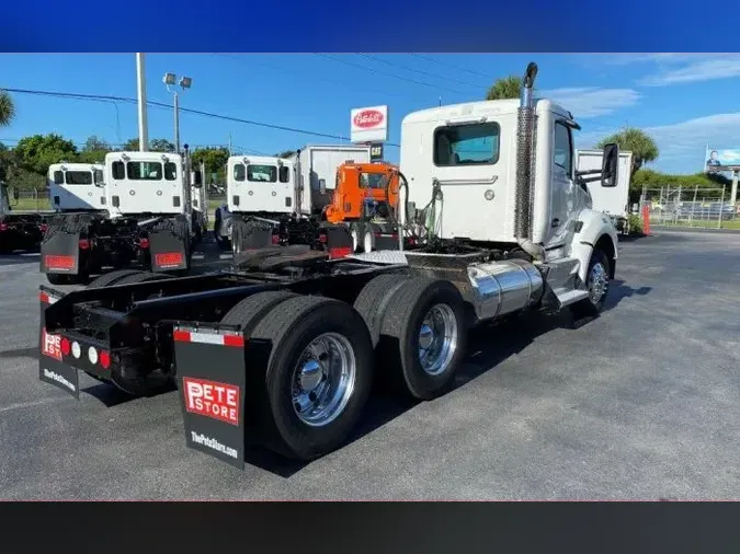 2015 Kenworth T880